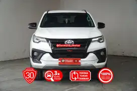 Toyota Fortuner VRZ TRD AT matic diesel solar 2018 putih DP minim