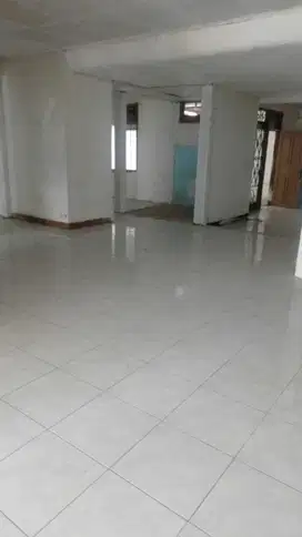 Di sewakan Rumah Apa adanya cocok untuk usaha di Sayap Leuwi Panjang