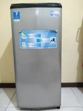 Jual second kulkas 1 pintu aqua