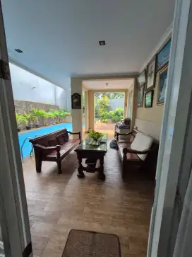 Legenda Wisata dengan kolam renang