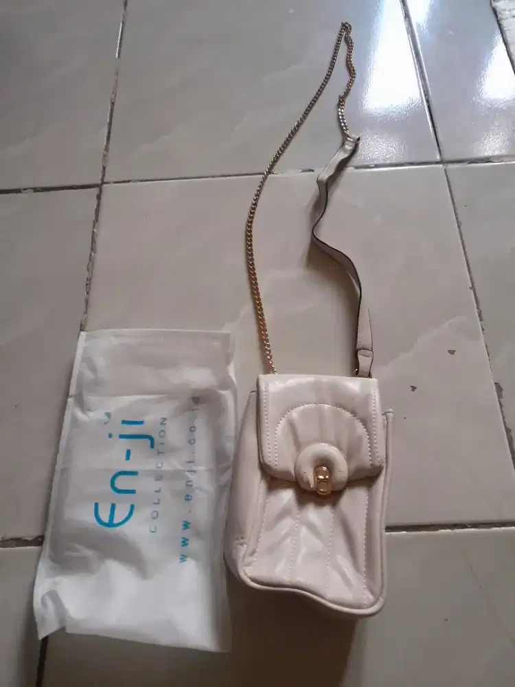 Tas selempang wanita