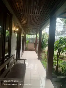 DISEWAKAN RUMAH LUAS 1 LANTAI DI KOMPLEK DEKAT FINNS CLUB CANGGU BALI