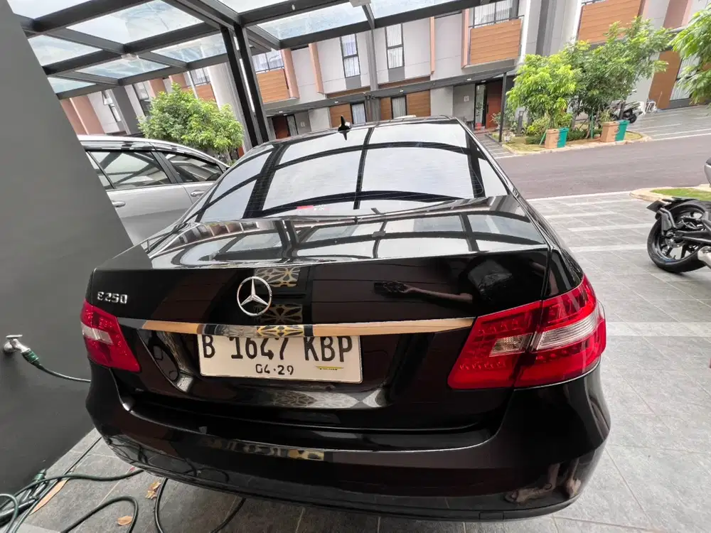 Mercedes-Benz E250 2012 Bensin