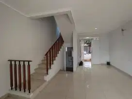 Di sewakan Cluster Rumah 3 Kmr/77 juta Summarecon Bekasi Barat