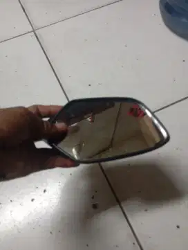Kaca spion motor
