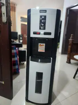Dijual dispenser galon bawah