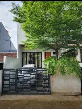 Dijual Rumah siap huni sudah tinggi dari jalan di Kelapa Hybrida