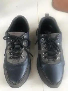 Sepatu Crocodile
