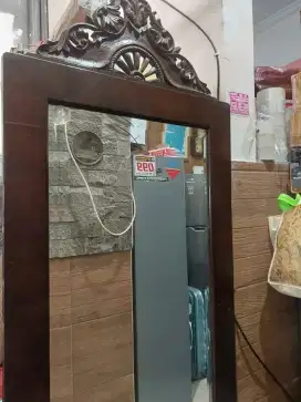 Meja rias kaca tinggi full body , kaca befel jati tua