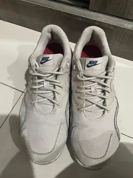 Sepatu Nike Warna Cream300
