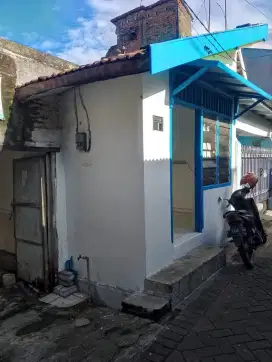 DISEWAKAN RUMAH TENGAH KOTA MURAH