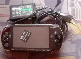PSP 1000 - unit + memory 16GB + charger SONY