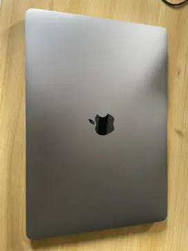 Macbook pro 2020 core i5 8/256 touchbar
