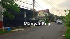 RUMAH USAHA MANYAR REJO PINGGIR JALAN