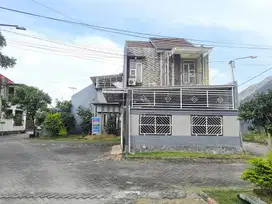 Rumah Villa Peganden Manyar Gresik Dijual Murah Cepat B.U Poll 2 LT