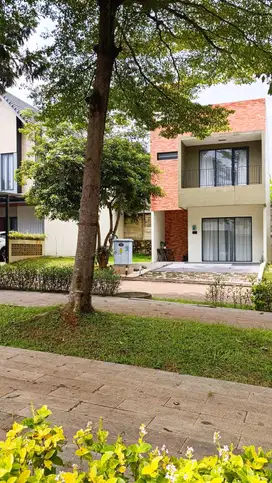 Dijual Cepat Rumah depan taman di Discovery Bintaro Tangerang selatan
