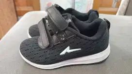 ANDO SEPATU SEKOLAH ANAK SD