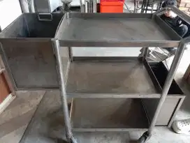 Troli makanan ex restoran