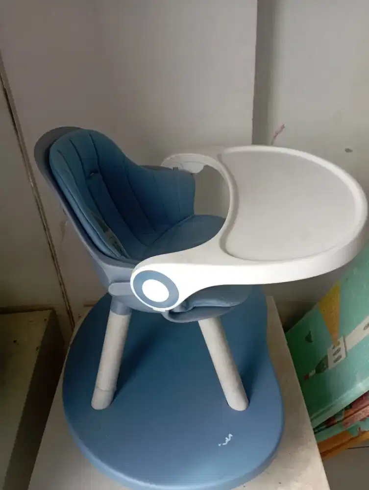 Kursi/meja makan baby khusus