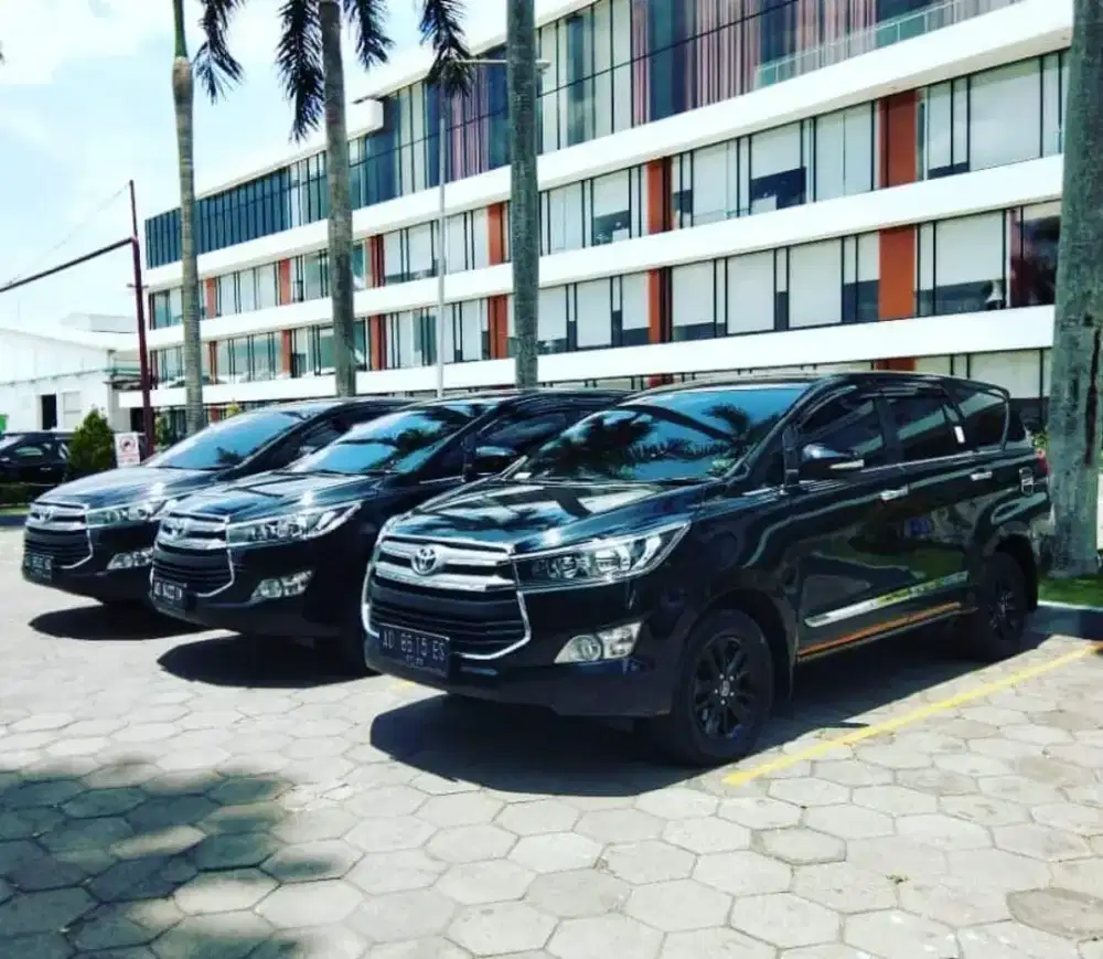 Sewa Mobil Banjarmasin + supir + lps kunci