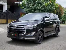 Toyota Kijang Innova Venturer AT 2017 Hitam