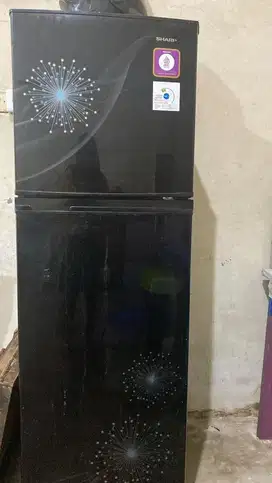 Kulkas SHARP 2 pintu