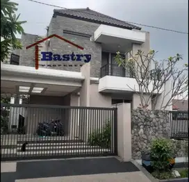 Rumah Griyashanta Papa Biru Suhat Kota Malang
