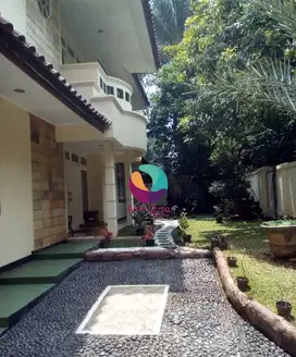 Dijual cepat rumah luas dekat pintu tol jatikarya