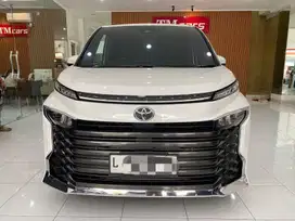TOYOTA VOXY 2.0 AUTOMATIC 2022 like new