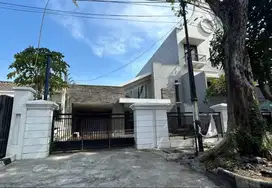 Rumah 2 Lantai di WR Supratman, Sby Pusat