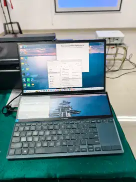 Asus zenbook Duo i5 UX482EA