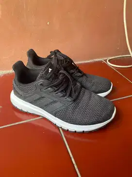 jual sepatu running adidas second