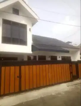 Disewa Rumah Bagus, Menarik dan Strategis di Jatiwaringin Pondokgede