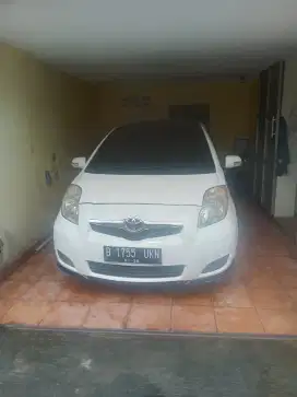 YARIS E 2010 MATIC