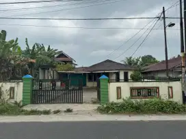Dijual Tanah dan Rumah pinggir jalan