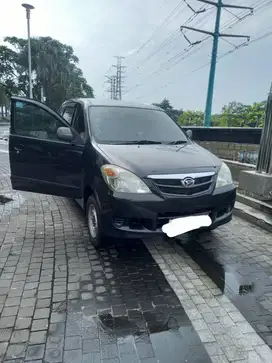 Xenia 1000cc manual bensin li deluxe