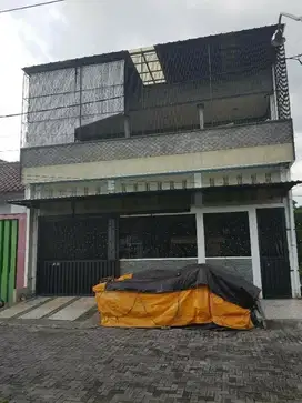 Rumah Bagus Siap Pakai Cluster di Solo Baru Dekat The Park Mall