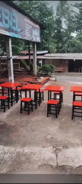Meja kursi. Resban