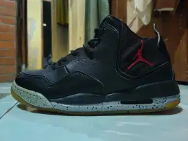 Sepatu Basket Jordan Courtside 23 size 44 Hrg 315rb Nett