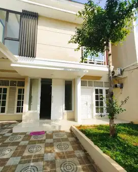 DIJUAL CEPAT RUMAH MURAH MEWAH STRATEGIS DI  SEKTOR 1 BINTARO JAKSEL