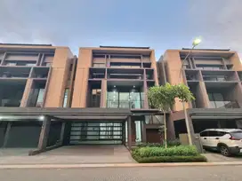 RUMAH MEWAH BSD ZORA ADA LIFT BANGUNAN BARU