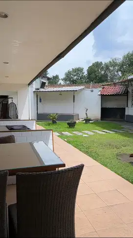 Ruang Usaha Jl. Sumatera Cocok Cafe Restaurant Kantor dll
