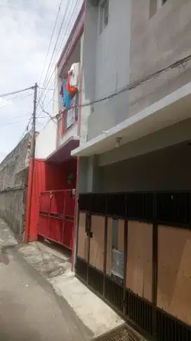 Dijual rumah 2 lantai bagus siap huni akses mobil bebas banjir Condet