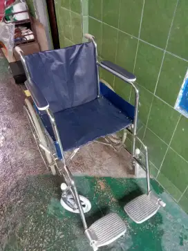 Kursi roda bekas