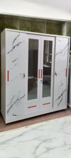 Lemari besi 4 pintu