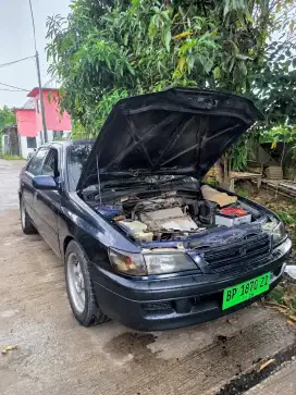 Di jual mobil Toyota Corona ss lengkap Pajak hidup plat mati 1 tahun
