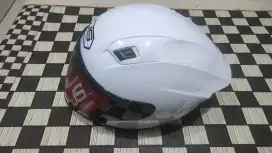 Helm JS warna putih