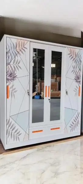 Lemari besi 4 pintu