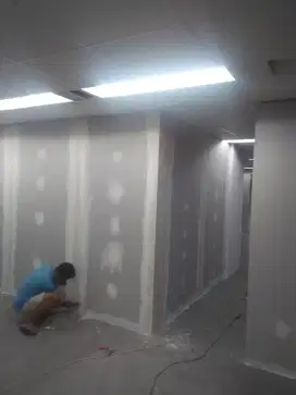 Partisi gypsum dan pintu kaca