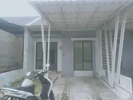 Disewakan rumah di Grand Batavia cluster Height